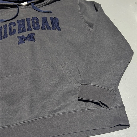 Stadium Athletics Michigan University Embroidered Hoodie (Men XL) - Picture 3 of 10